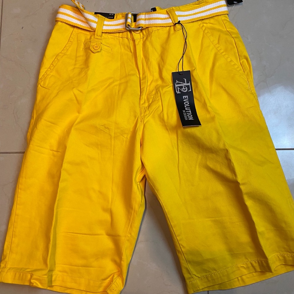 Evolution shorts yellow